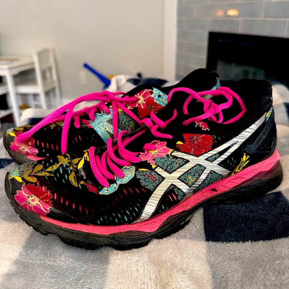 Asics Kayano - Picture 1 of 3